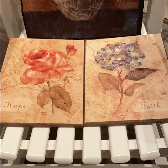 CLAIMED - FREE Rose & Hydrangea flower wall art - Picture 1 of 3